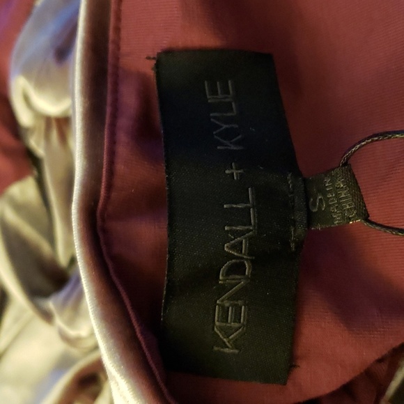 KENDALL + KYLIE l Twist Strap Tank in Granite and Cherry Size Small - Picture 10 of 11